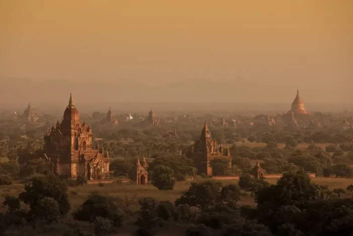 Framed Print : Bagan in the morning Framed Print : Bagan in the morning