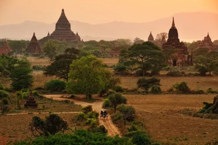 Framed Print : Bagan, Myanmar Framed Print : Bagan, Myanmar