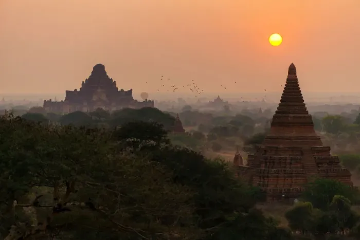Framed Print : Bagan sunrise, Myanmar Framed Print : Bagan sunrise, Myanmar