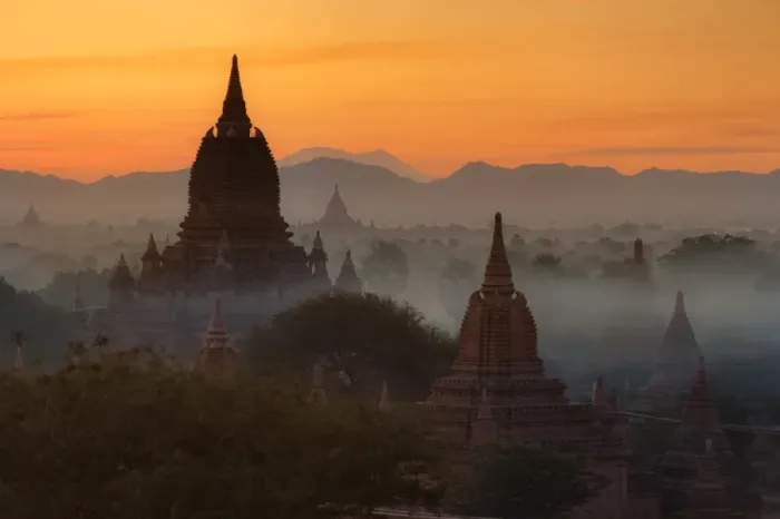 Framed Print : Bagan Temple in sunrise Framed Print : Bagan Temple in sunrise