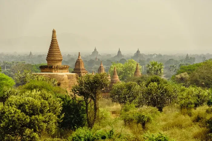 Framed Print : Bagan temples, Myanmar Framed Print : Bagan temples, Myanmar