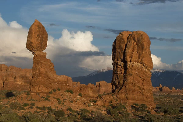 Balanced Rock against blue sky in Arches National Park, Utah, USA