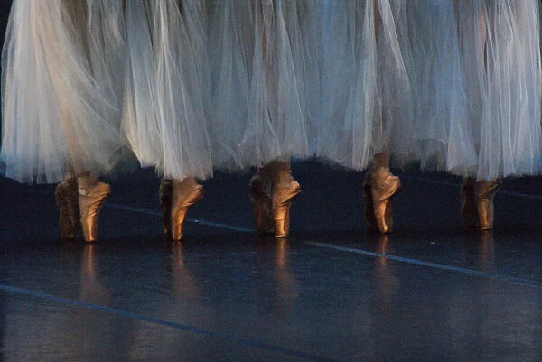 Ballet dancers on toe