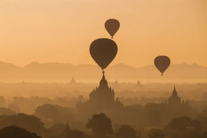 Framed Print : Balloons flying over Bagan, Myanmar Framed Print : Balloons flying over Bagan, Myanmar