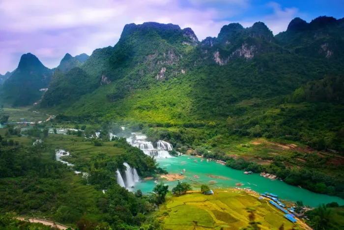 Framed Print : Ban Gioc / Detian Waterfall Framed Print : Ban Gioc / Detian Waterfall