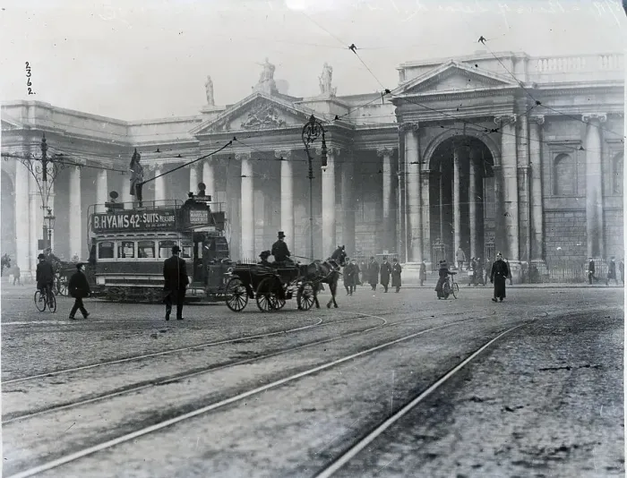 Framed Print : The Bank Of Ireland, Dublin Framed Print : The Bank Of Ireland, Dublin