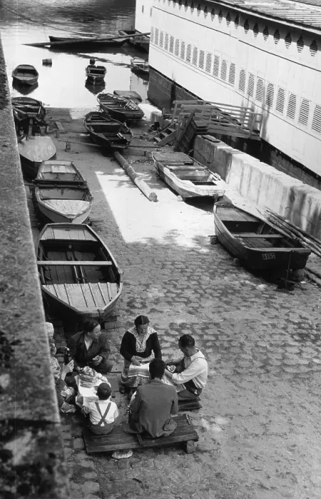 Framed Print : Banks Of The Seine Framed Print : Banks Of The Seine