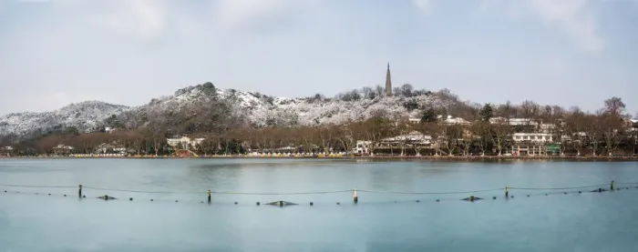 Framed Print : Baochu Pagoda and Baoshi Hill of the West Lake in snow, Hangzhou, Zhejiang, China Framed Print : Baochu Pagoda and Baoshi Hill of the West Lake in snow, Hangzhou, Zhejiang, China