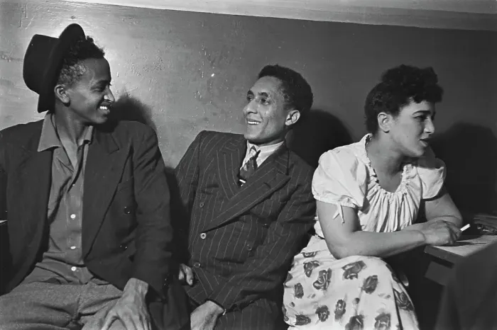 Framed Print : Bar Talks. People chatting at a bar, UK, 1949 Framed Print : Bar Talks. People chatting at a bar, UK, 1949