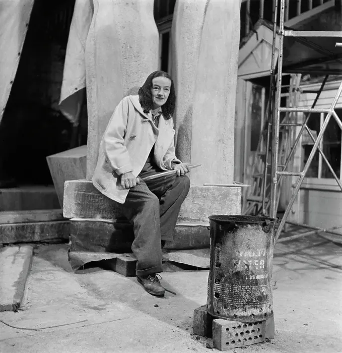 Framed Print : Barbara Hepworth At Trewyn Studios Framed Print : Barbara Hepworth At Trewyn Studios