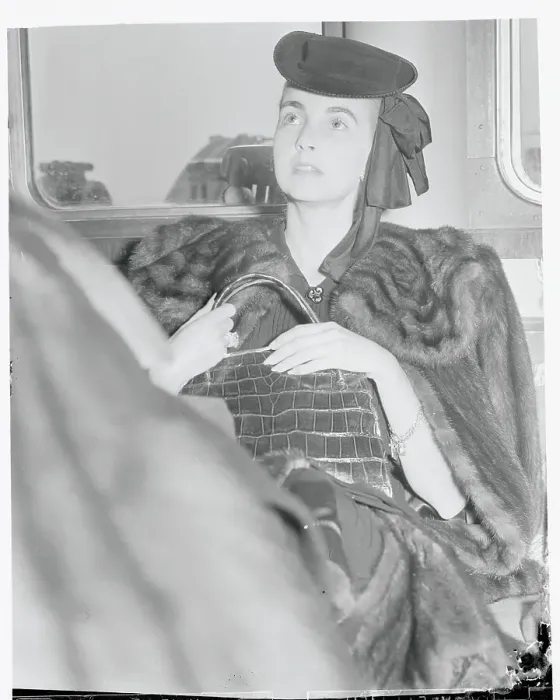Framed Print : Barbara Hutton in 1939 Framed Print : Barbara Hutton in 1939