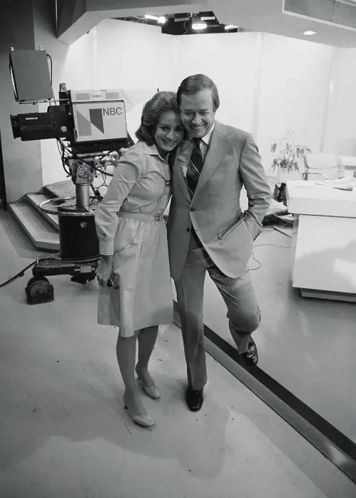 : Barbara Walters Receiving a Good bye Hug : Barbara Walters Receiving a Good bye Hug