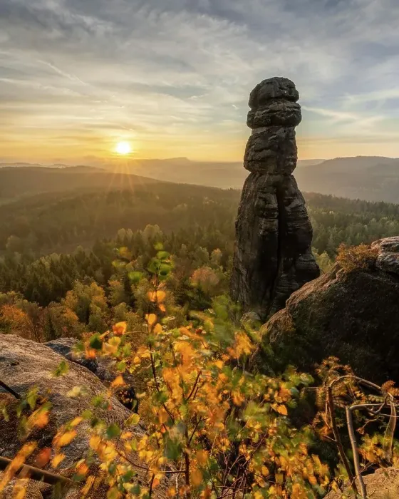 Framed Print : Barbarine on the Pfaffenstein at sunrise, Elbe Sandstone Mountains, Saxon Switzerland, Germany Framed Print : Barbarine on the Pfaffenstein at sunrise, Elbe Sandstone Mountains, Saxon Switzerland, Germany