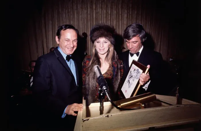Framed Print : Barbra Streisand at the Cue Magazine Awards Framed Print : Barbra Streisand at the Cue Magazine Awards
