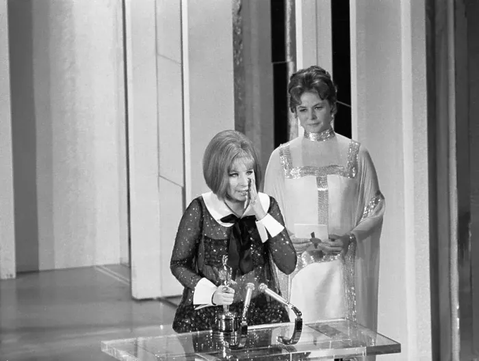 Framed Print : Barbra Streisand and Ingrid Bergman at the Academy Awards Framed Print : Barbra Streisand and Ingrid Bergman at the Academy Awards