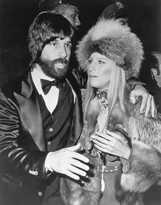 Framed Print : Barbra Streisand and Jon Peters Framed Print : Barbra Streisand and Jon Peters
