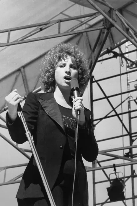 Framed Print : Barbra Streisand Performing in Movie Still Framed Print : Barbra Streisand Performing in Movie Still