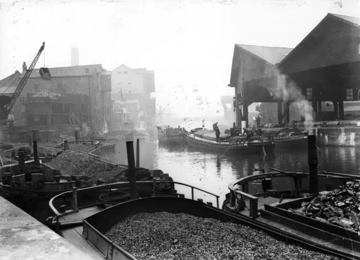 Framed Print : Barges. circa 1923: Narrow boats carrying cargo on the River Aire Framed Print : Barges. circa 1923: Narrow boats carrying cargo on the River Aire