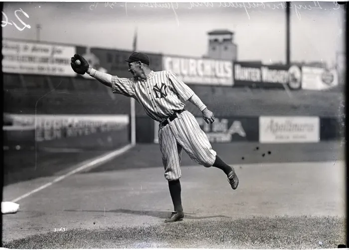 Framed Print : Baseball Player Making Catch;Body Extend Framed Print : Baseball Player Making Catch;Body Extend