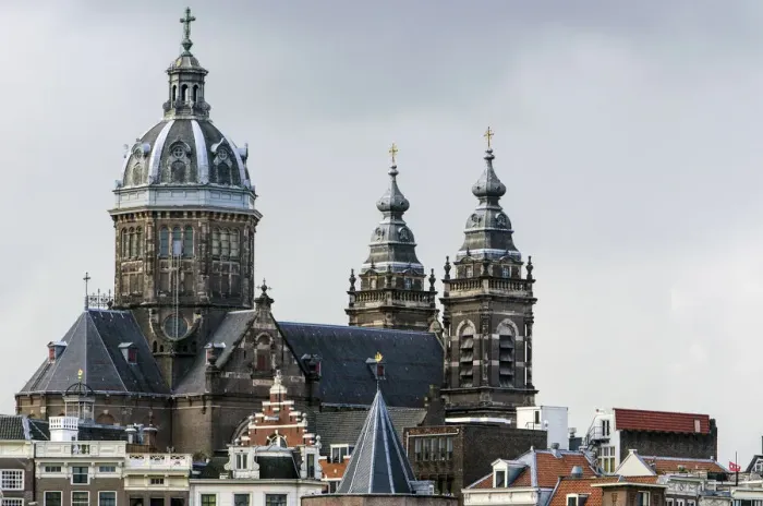 Framed Print : The Basilica of Saint Nicholas in the Old Centre district of Amsterdam Framed Print : The Basilica of Saint Nicholas in the Old Centre district of Amsterdam