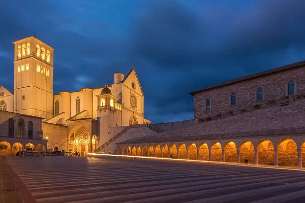 Basilica of San Francesco d Assisi by night