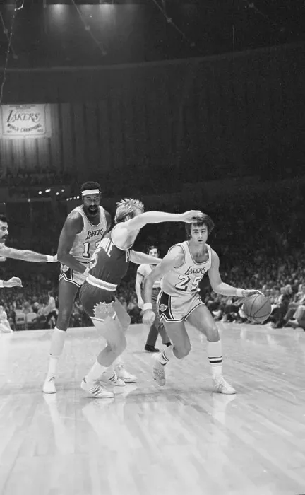 Framed Print : Basketball Action with Wilt Chamberlain and Gail Goodrich Framed Print : Basketball Action with Wilt Chamberlain and Gail Goodrich