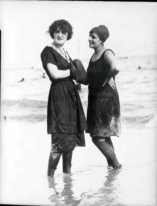 Framed Print : Bathing Suit Beauties Of 1905 Framed Print : Bathing Suit Beauties Of 1905