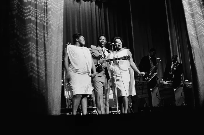 Framed Print : B.B. King At The Apollo Framed Print : B.B. King At The Apollo