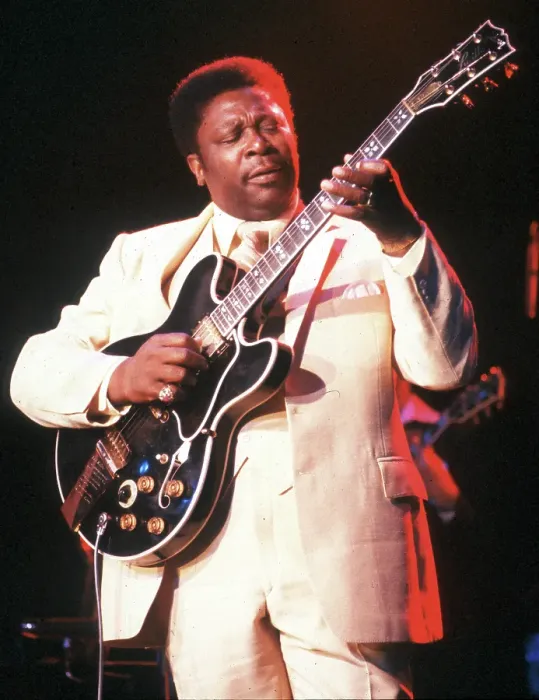 Framed Print : BB King Performs Onstage In LA Framed Print : BB King Performs Onstage In LA