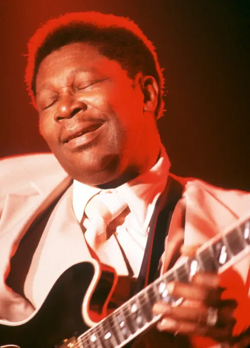 Framed Print : BB King Performs Onstage In LA Framed Print : BB King Performs Onstage In LA