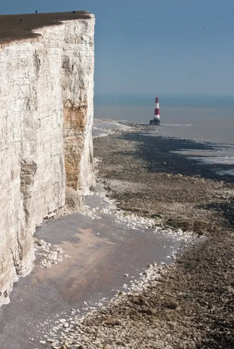 Framed Print : Beachy Head Lighthouse seen from the cliff top