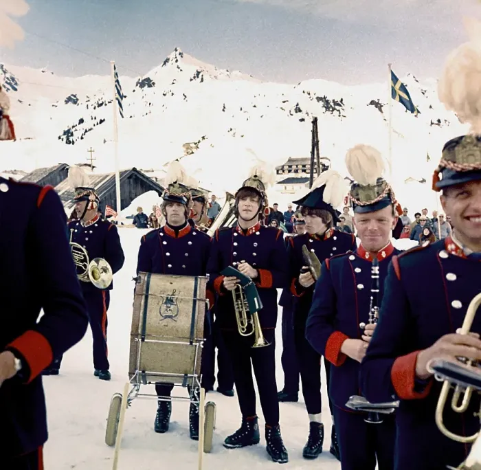 Framed Print : HELP!. OBERTAUERN AUSTRIA - MARCH 1965: The Beatles (L-R) Framed Print : HELP!. OBERTAUERN AUSTRIA - MARCH 1965: The Beatles (L-R)