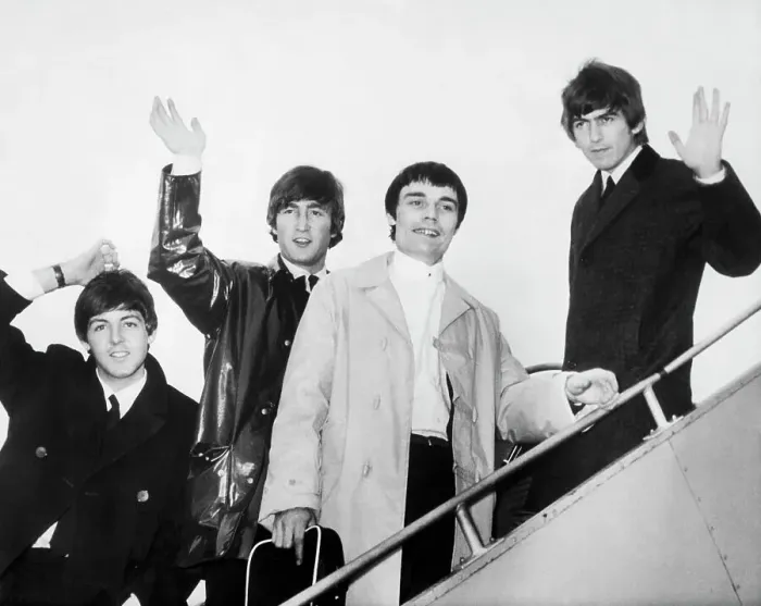 Framed Print : The Beatles on Plane Ladder with Jimmy Nicol Framed Print : The Beatles on Plane Ladder with Jimmy Nicol