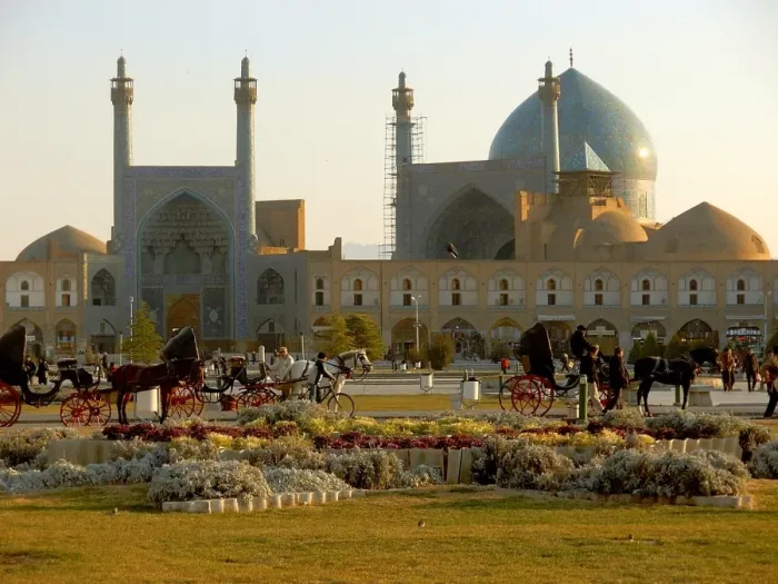 Framed Print : Beautiful Islamic architecture - Imam mosque, Isfahan, Iran Framed Print : Beautiful Islamic architecture - Imam mosque, Isfahan, Iran