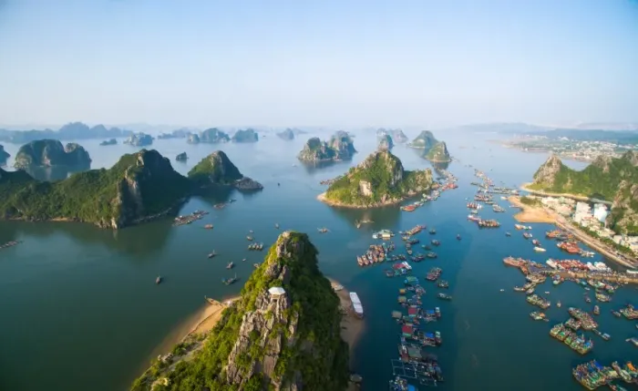 Framed Print : Beautiful seascape in Halong bay, Vietnam Framed Print : Beautiful seascape in Halong bay, Vietnam