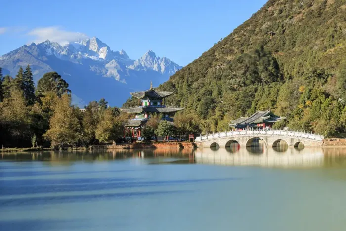 Framed Print : Beautiful view of the Black Dragon Pool and Jade Dragon Snow Mountain in Lijiang, Yunnan - China Framed Print : Beautiful view of the Black Dragon Pool and Jade Dragon Snow Mountain in Lijiang, Yunnan - China