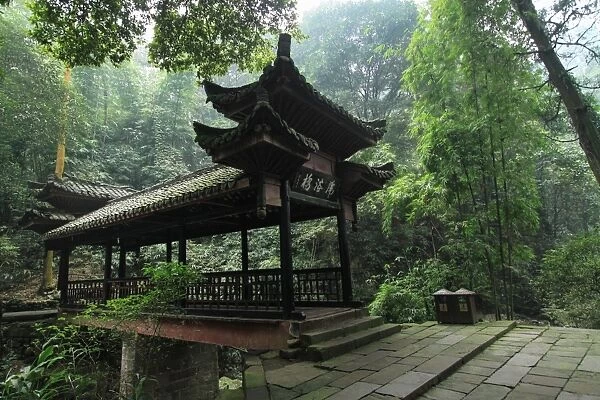 The beautiful wooden parvilion in Emei Shan
