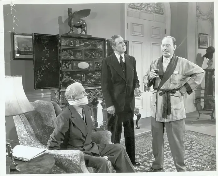 Framed Print : Bela Lugosi and Lionel Atwill in The Master Minds