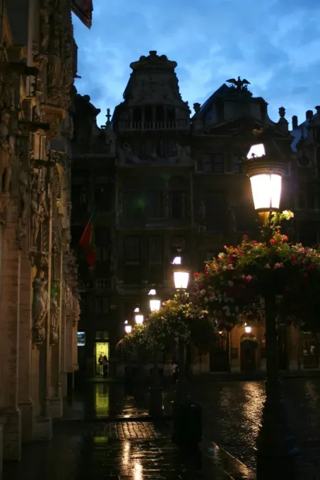 Framed Print : Belgium, Brussels, Grand Place with streetlights Framed Print : Belgium, Brussels, Grand Place with streetlights