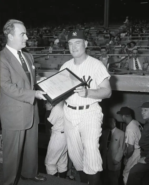 Framed Print : Ben Epstein Presenting Plaque To J. Mize