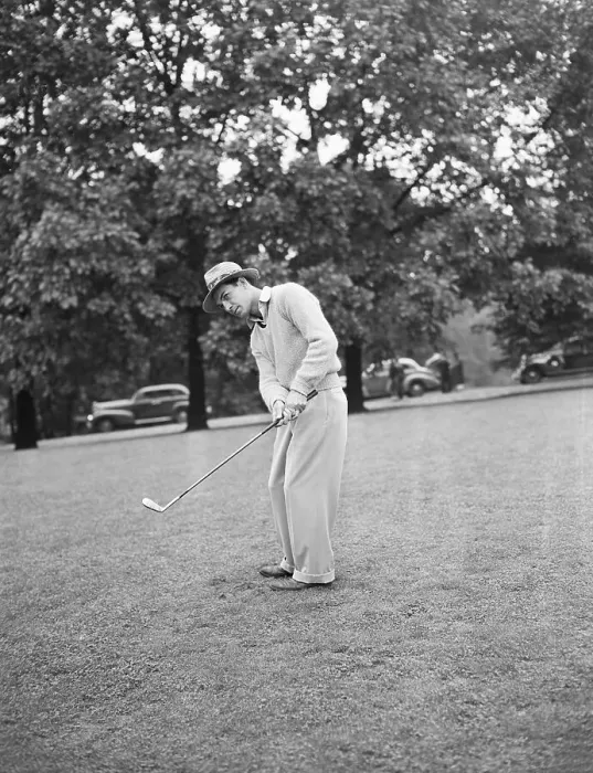 Framed Print : Ben Hogan, Full Length Framed Print : Ben Hogan, Full Length