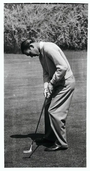 Framed Print : Ben Hogan Putting Framed Print : Ben Hogan Putting