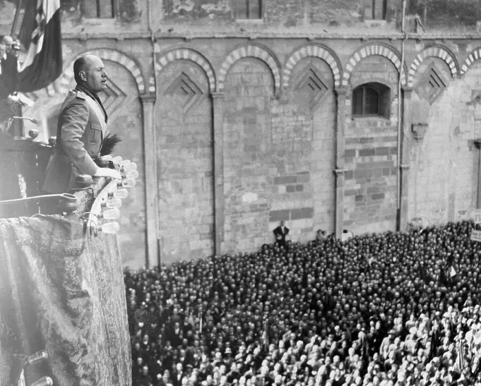 Framed Print : Benito Musulini Addressing Crowd Framed Print : Benito Musulini Addressing Crowd