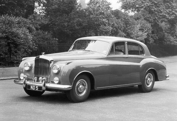 Bentley. circa 1954: A Bentley motorcar. (Photo by Baron / Getty Images)