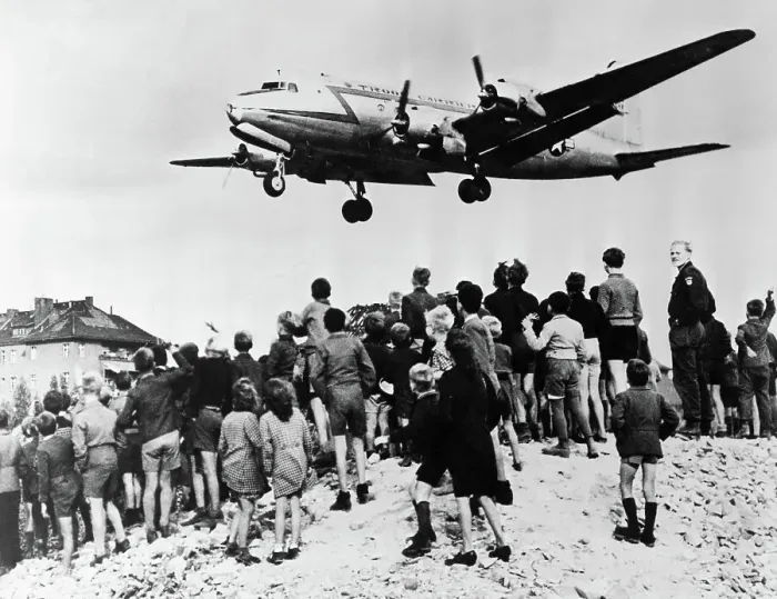 Framed Print : Berlin Airlift Plane Landing Framed Print : Berlin Airlift Plane Landing