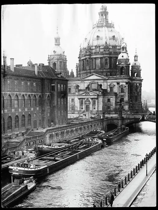 Framed Print : Berlin Cathedral on the Spree River Framed Print : Berlin Cathedral on the Spree River