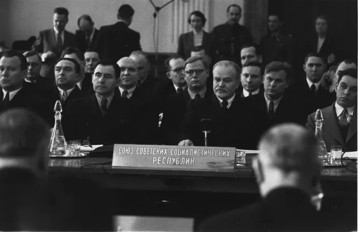 Framed Print : Berlin Conference Framed Print : Berlin Conference