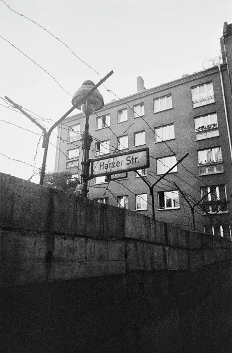 Framed Print : Berlin Wall Framed Print : Berlin Wall