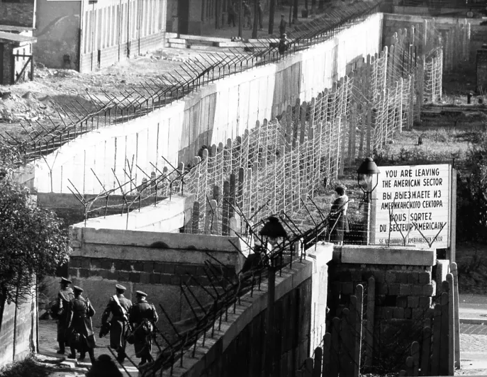 Framed Print : Berlin Wall Framed Print : Berlin Wall
