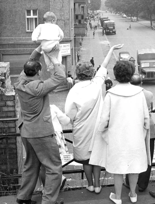 Framed Print : Berlin Wall Dividing Families Framed Print : Berlin Wall Dividing Families